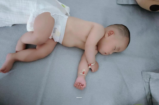 香河宝宝上火有眼屎